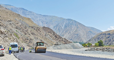 ������·�����Ŀ���O(sh��)�F(xi��n)�����ɇ������ˆT����ƽ���r��·��������ӛ�� �����R�z