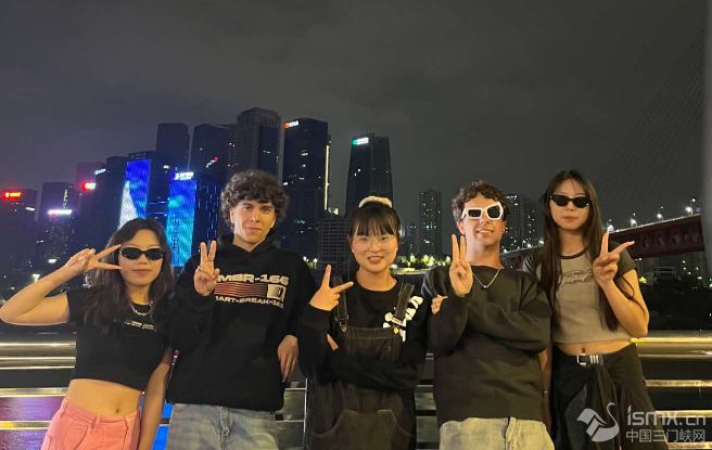 Julio���Ҷ��������т�?c��)��ؑc���¶��ĺ�Ӱ�����L�߹��D